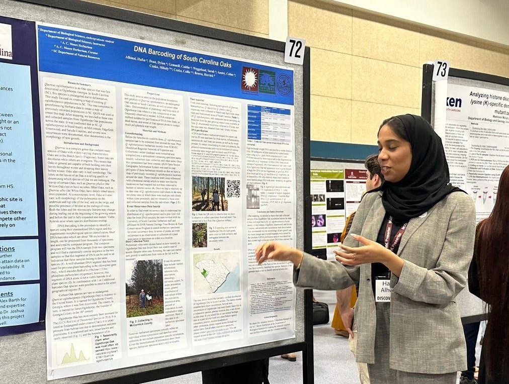 Hafsa presenting oak DNA barcoding project